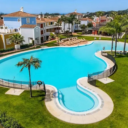 Lejlighed Comfortable With A Large Terrace And A Pool Estepona