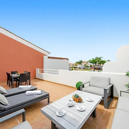 Comfortable With A Large Terrace And A Pool *
