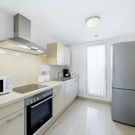 Apartmán Comfortable With A Large Terrace And A Pool