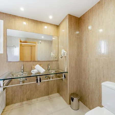 Comfortable With A Large Terrace And A Pool Lejlighed Estepona