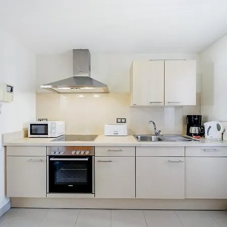 Comfortable With A Large Terrace And A Pool Apartmán *