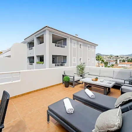Apartmán Comfortable With A Large Terrace And A Pool Estepona